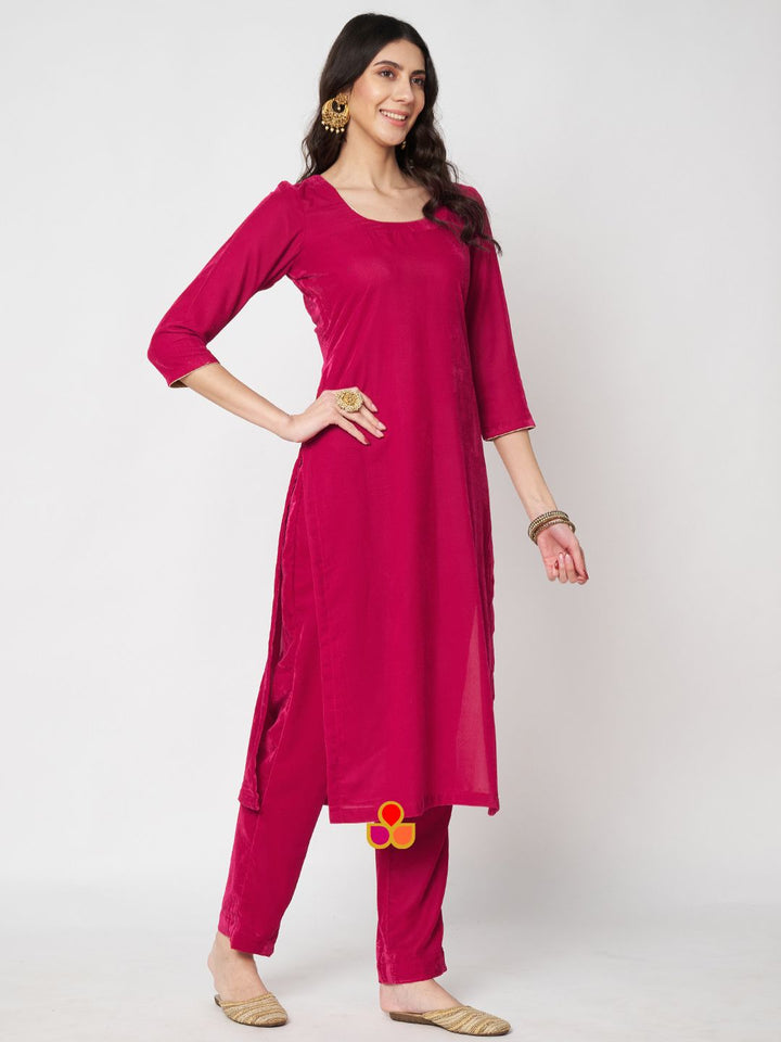 anokherang Combos Pink Velvet Straight Kurti with Pants and Pink Red Bandhej Banarsi Dupatta