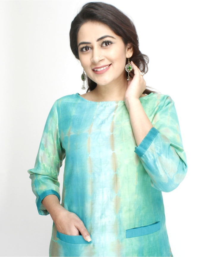 anokherang Combos Haryali Straight Kurti with Pockets and Straight Pants