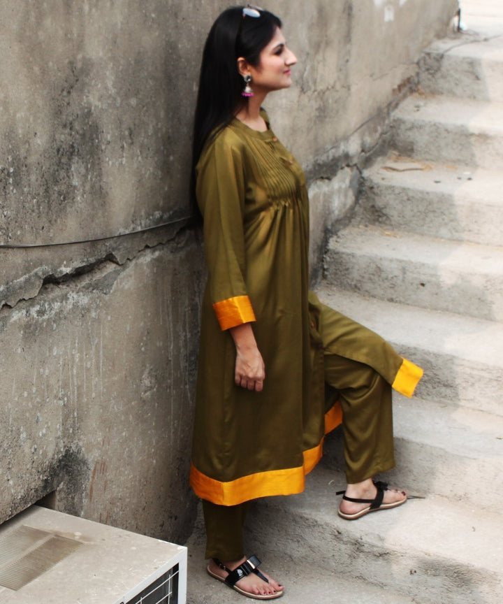 anokherang Combos Magical Green Pintucked Kurti with Straight Pants