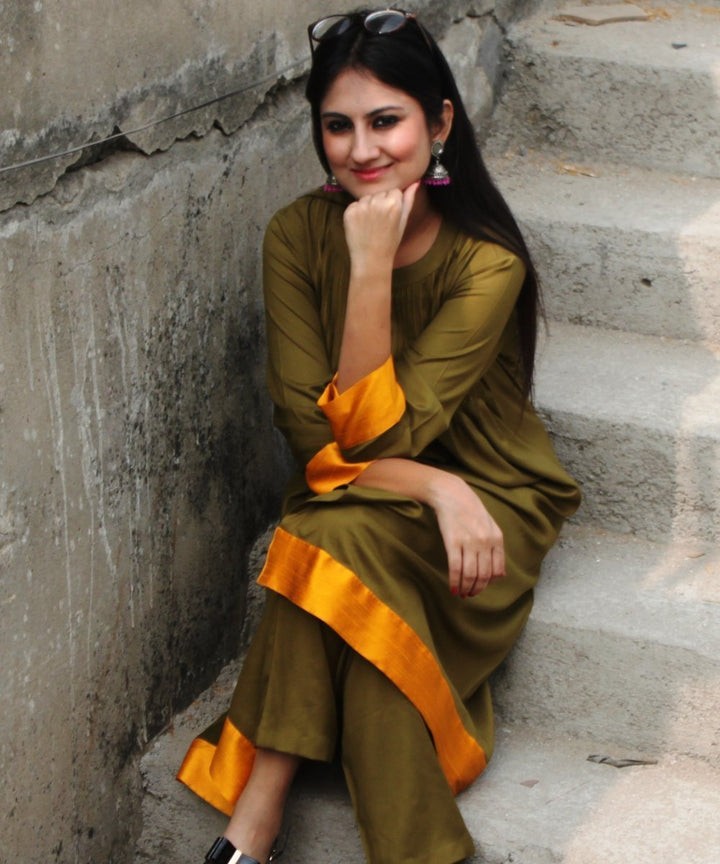 anokherang Combos Magical Green Pintucked Kurti with Straight Pants