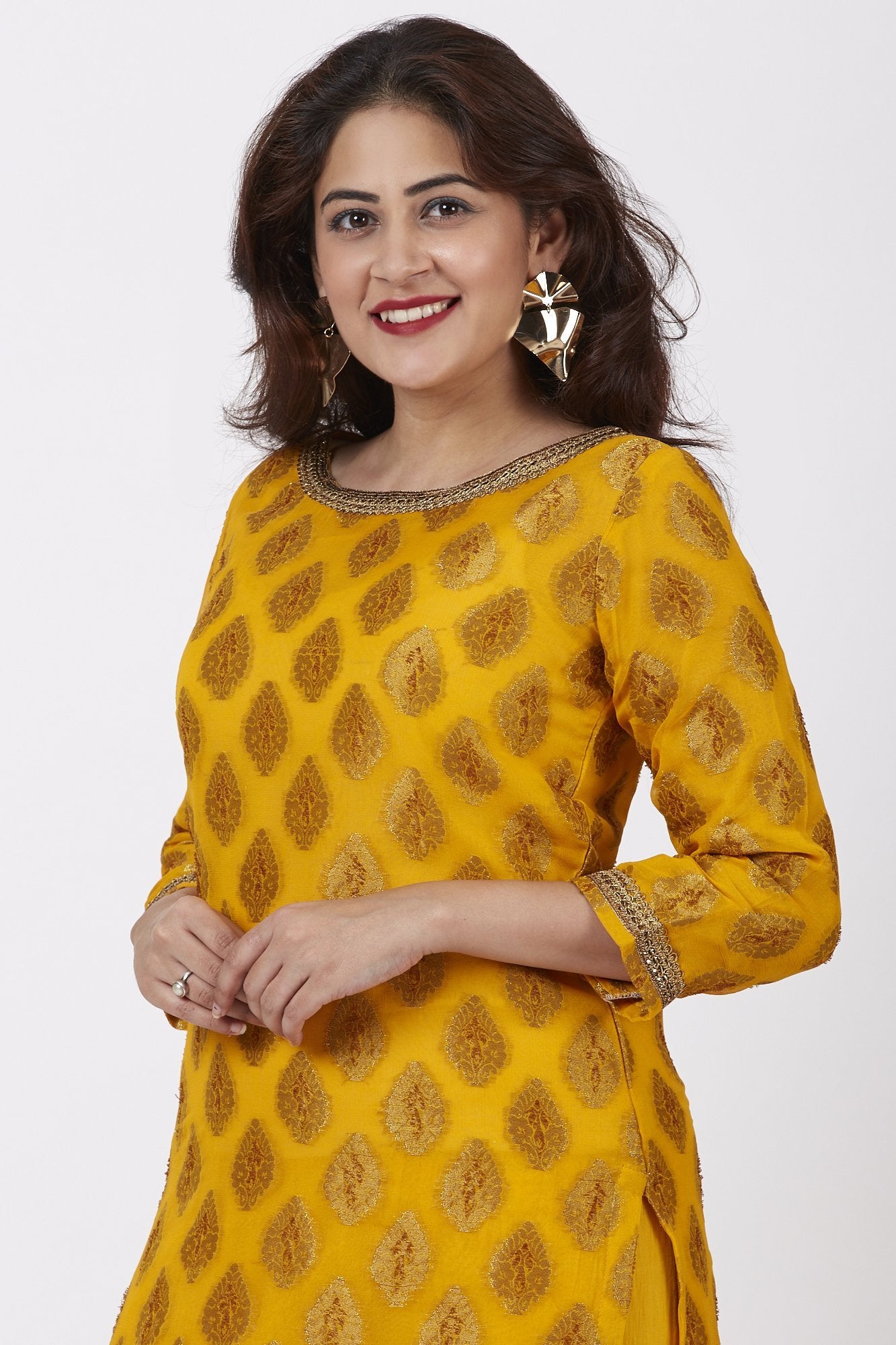 Mangal Mustard Banarsi Kurti With Crushed Gharara – anokherang